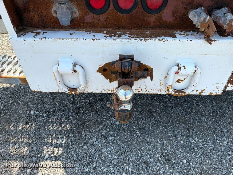 image for item EG9333 2007 Freightliner Business Class M2 Crew Cab crane truck