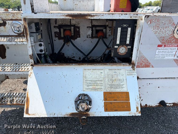 image for item EG9333 2007 Freightliner Business Class M2 Crew Cab crane truck