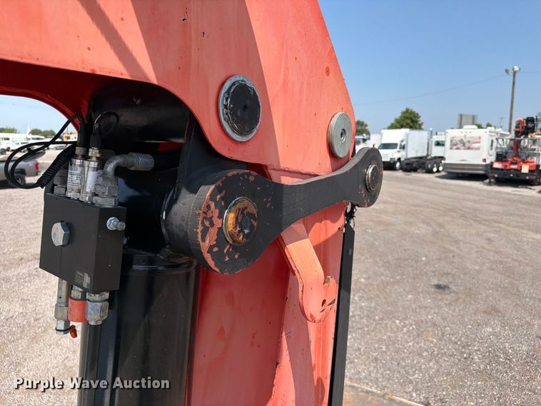 image for item EG9333 2007 Freightliner Business Class M2 Crew Cab crane truck