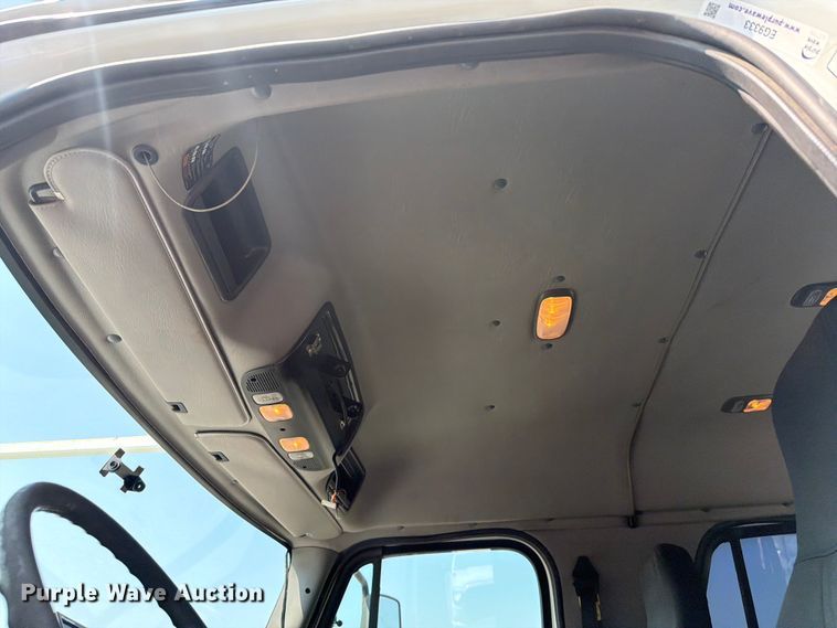 image for item EG9333 2007 Freightliner Business Class M2 Crew Cab crane truck