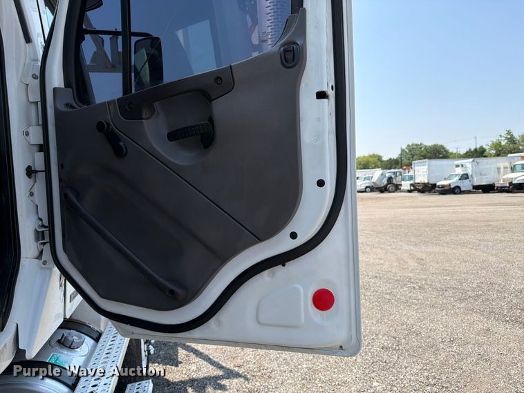 image for item EG9333 2007 Freightliner Business Class M2 Crew Cab crane truck