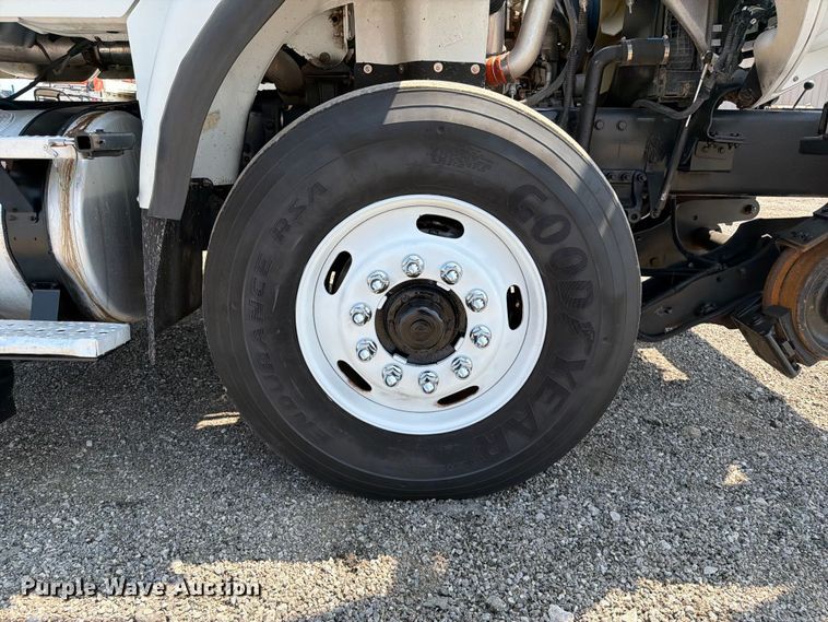 image for item EG9333 2007 Freightliner Business Class M2 Crew Cab crane truck