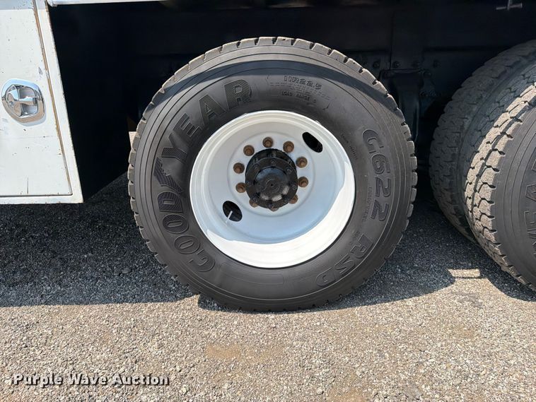image for item EG9333 2007 Freightliner Business Class M2 Crew Cab crane truck