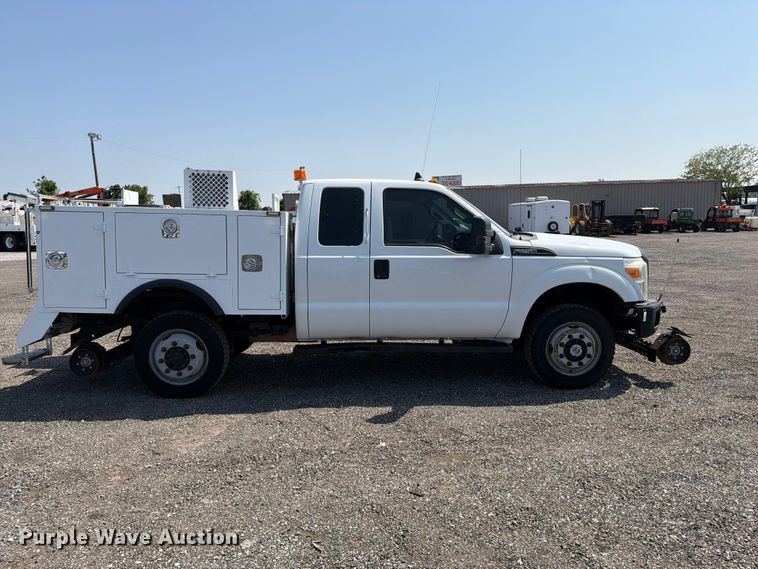 image for item EG9334 2014 Ford F250 Super Duty Ext. Cab utility bed pickup truck