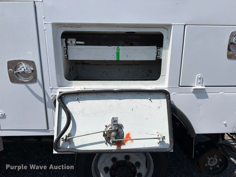 image for item EG9334 2014 Ford F250 Super Duty Ext. Cab utility bed pickup truck
