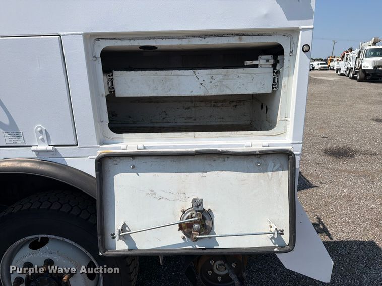 image for item EG9334 2014 Ford F250 Super Duty Ext. Cab utility bed pickup truck
