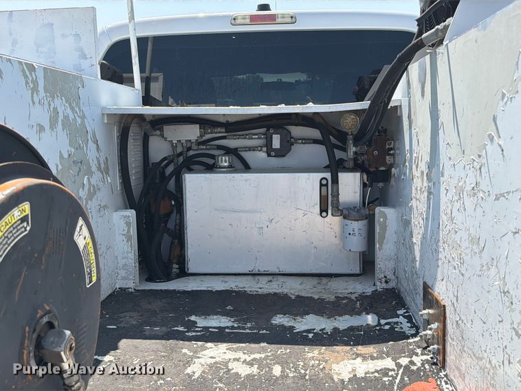 image for item EG9334 2014 Ford F250 Super Duty Ext. Cab utility bed pickup truck