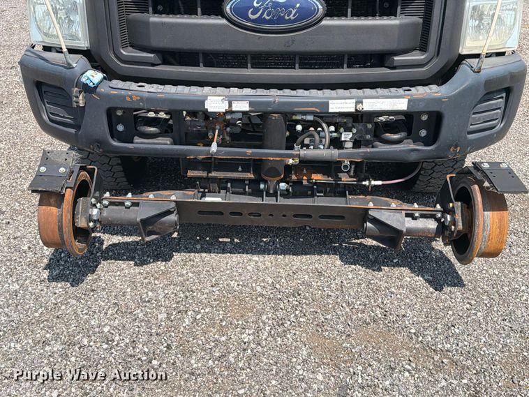image for item EG9334 2014 Ford F250 Super Duty Ext. Cab utility bed pickup truck