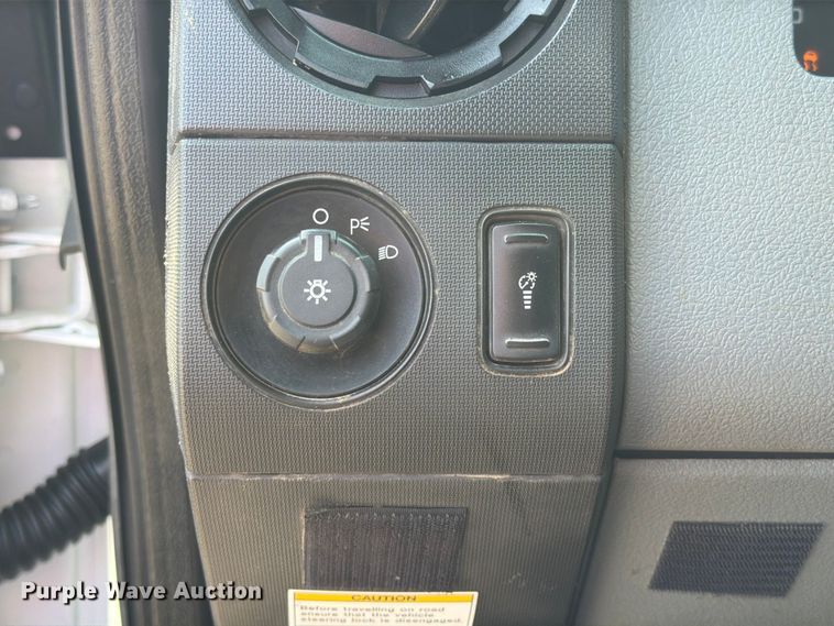 image for item EG9334 2014 Ford F250 Super Duty Ext. Cab utility bed pickup truck