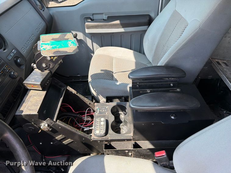 image for item EG9334 2014 Ford F250 Super Duty Ext. Cab utility bed pickup truck