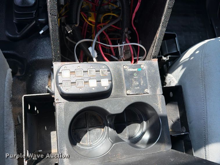 image for item EG9334 2014 Ford F250 Super Duty Ext. Cab utility bed pickup truck