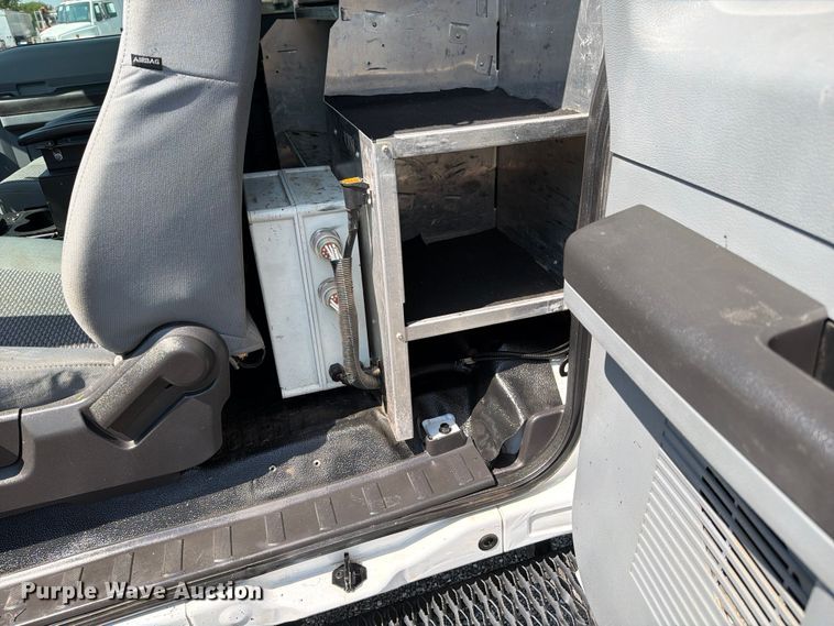 image for item EG9334 2014 Ford F250 Super Duty Ext. Cab utility bed pickup truck