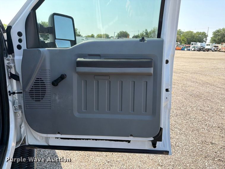 image for item EG9334 2014 Ford F250 Super Duty Ext. Cab utility bed pickup truck