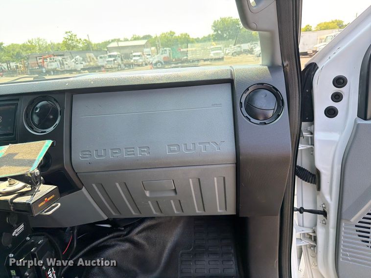 image for item EG9334 2014 Ford F250 Super Duty Ext. Cab utility bed pickup truck