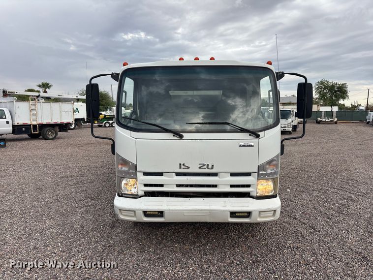 image for item EL2540 2011 Isuzu NRR Crew Cab dump truck