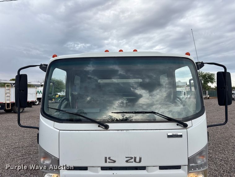 image for item EL2540 2011 Isuzu NRR Crew Cab dump truck