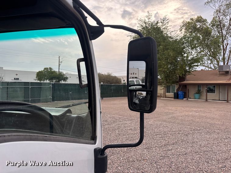 image for item EL2540 2011 Isuzu NRR Crew Cab dump truck