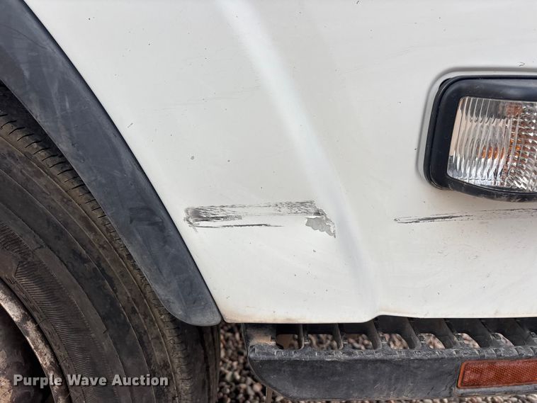 image for item EL2540 2011 Isuzu NRR Crew Cab dump truck