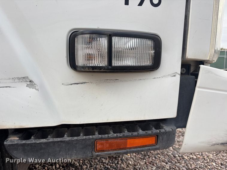 image for item EL2540 2011 Isuzu NRR Crew Cab dump truck