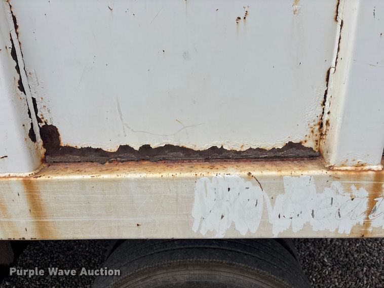 image for item EL2540 2011 Isuzu NRR Crew Cab dump truck