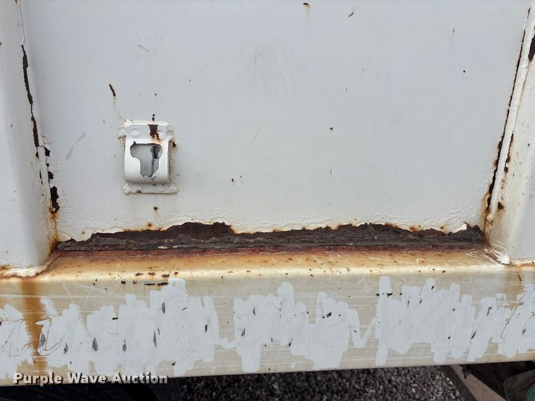 image for item EL2540 2011 Isuzu NRR Crew Cab dump truck