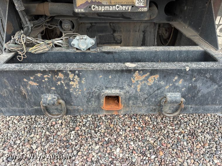 image for item EL2540 2011 Isuzu NRR Crew Cab dump truck