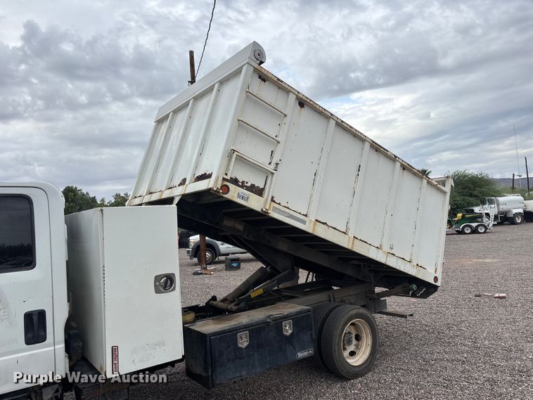 image for item EL2540 2011 Isuzu NRR Crew Cab dump truck