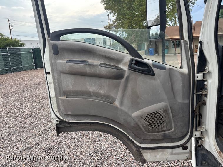 image for item EL2540 2011 Isuzu NRR Crew Cab dump truck