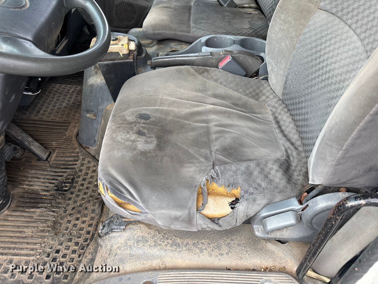 image for item EL2540 2011 Isuzu NRR Crew Cab dump truck
