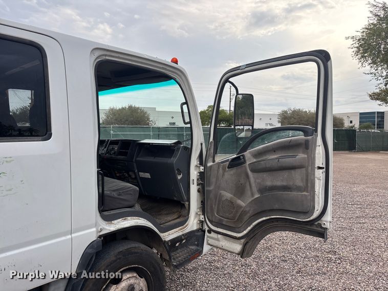 image for item EL2540 2011 Isuzu NRR Crew Cab dump truck