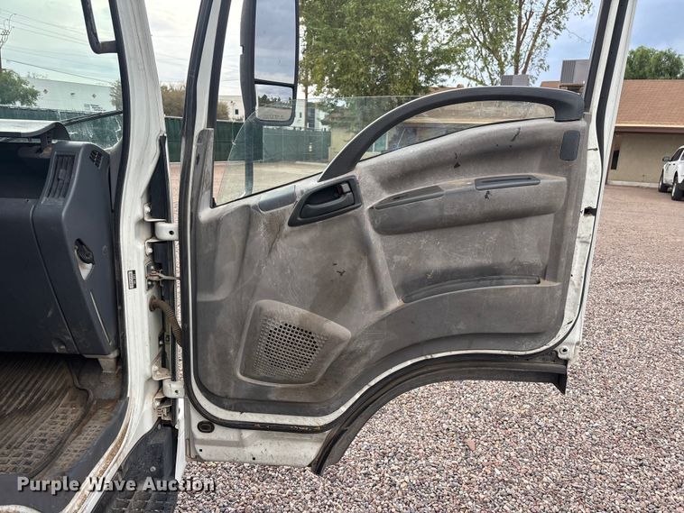 image for item EL2540 2011 Isuzu NRR Crew Cab dump truck
