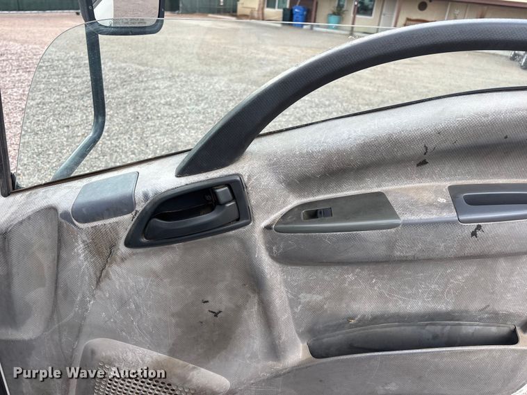 image for item EL2540 2011 Isuzu NRR Crew Cab dump truck