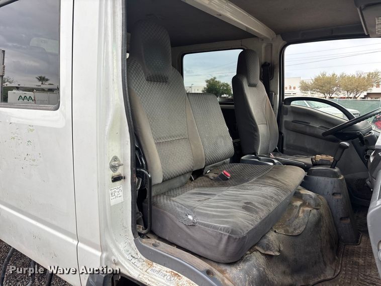 image for item EL2540 2011 Isuzu NRR Crew Cab dump truck