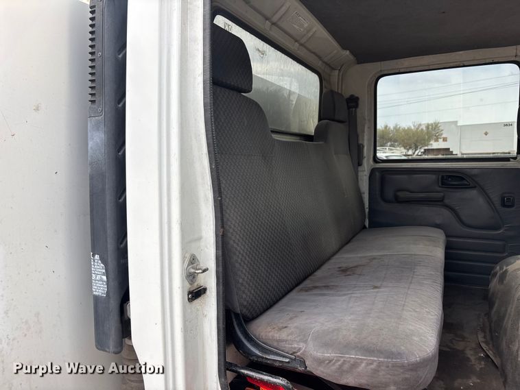 image for item EL2540 2011 Isuzu NRR Crew Cab dump truck