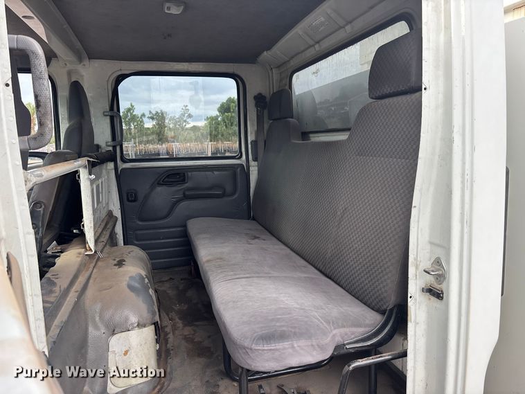 image for item EL2540 2011 Isuzu NRR Crew Cab dump truck
