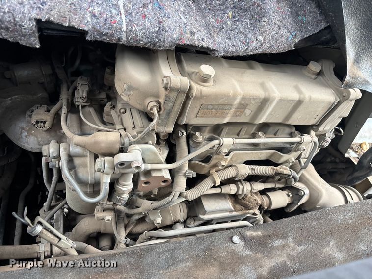 image for item EL2540 2011 Isuzu NRR Crew Cab dump truck