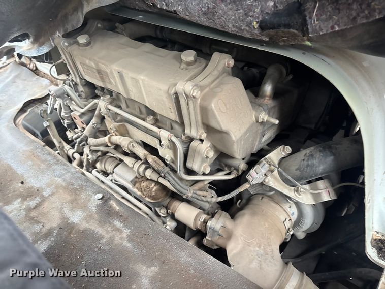 image for item EL2540 2011 Isuzu NRR Crew Cab dump truck