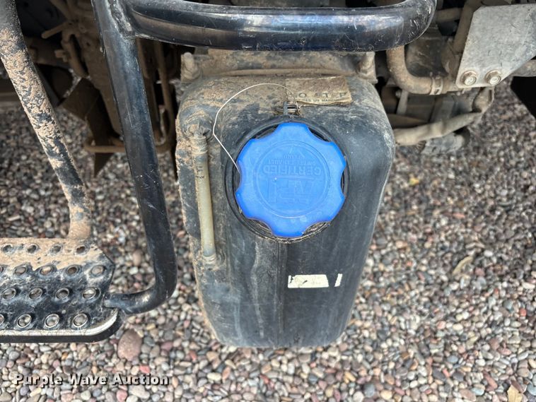 image for item EL2540 2011 Isuzu NRR Crew Cab dump truck