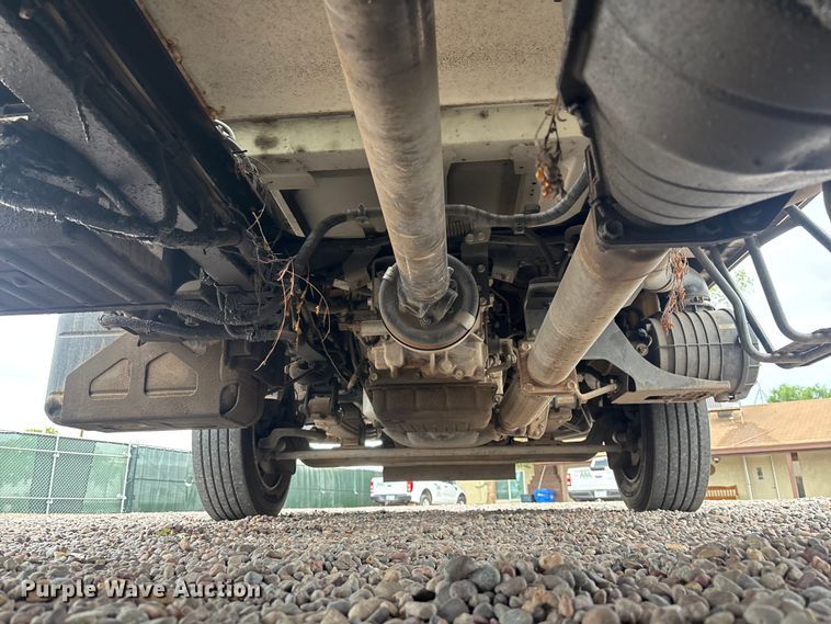 image for item EL2540 2011 Isuzu NRR Crew Cab dump truck