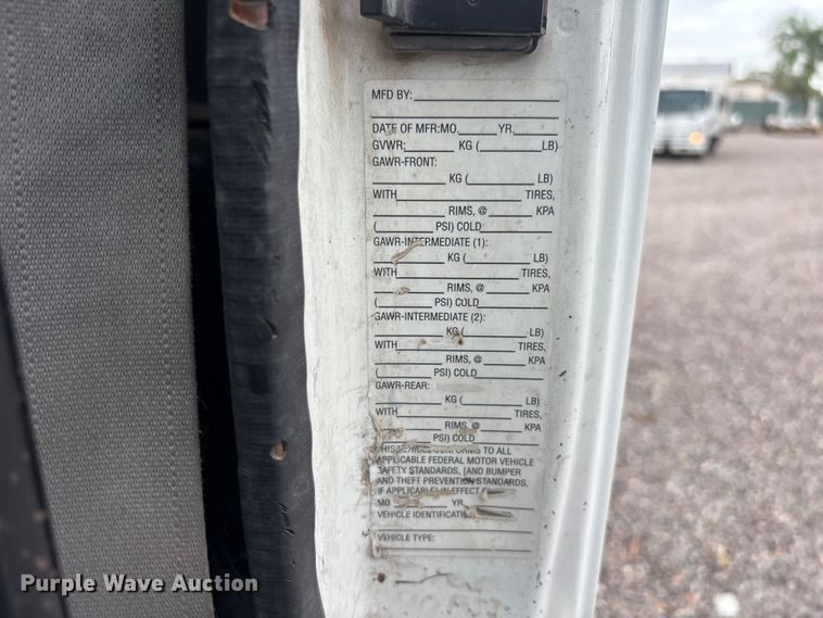 image for item EL2540 2011 Isuzu NRR Crew Cab dump truck