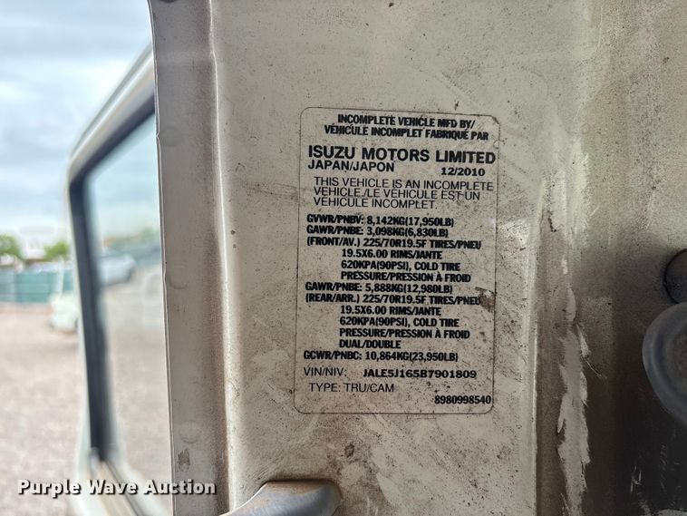 image for item EL2540 2011 Isuzu NRR Crew Cab dump truck