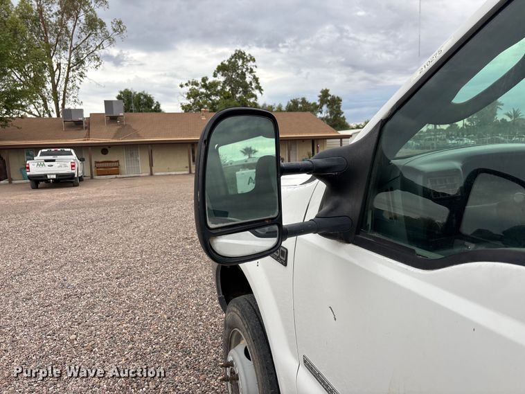 image for item EL2541 2004 Ford F450 Super Duty Crew Cab dump truck