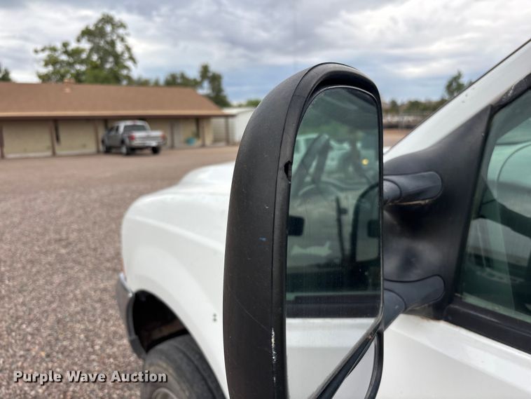 image for item EL2541 2004 Ford F450 Super Duty Crew Cab dump truck