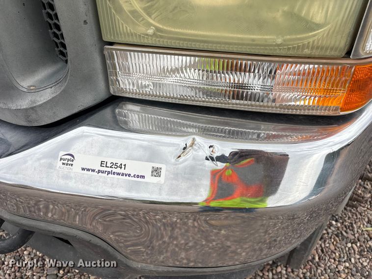 image for item EL2541 2004 Ford F450 Super Duty Crew Cab dump truck