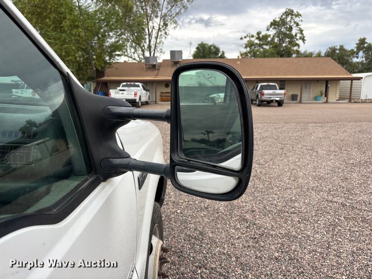 image for item EL2541 2004 Ford F450 Super Duty Crew Cab dump truck