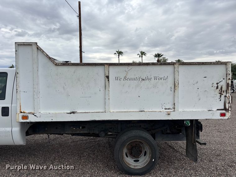 image for item EL2541 2004 Ford F450 Super Duty Crew Cab dump truck