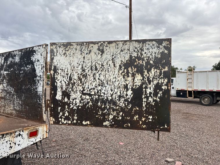 image for item EL2541 2004 Ford F450 Super Duty Crew Cab dump truck