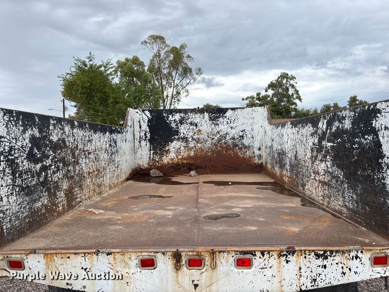 image for item EL2541 2004 Ford F450 Super Duty Crew Cab dump truck