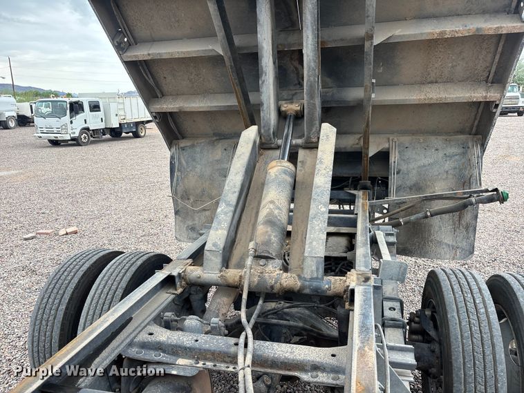 image for item EL2541 2004 Ford F450 Super Duty Crew Cab dump truck