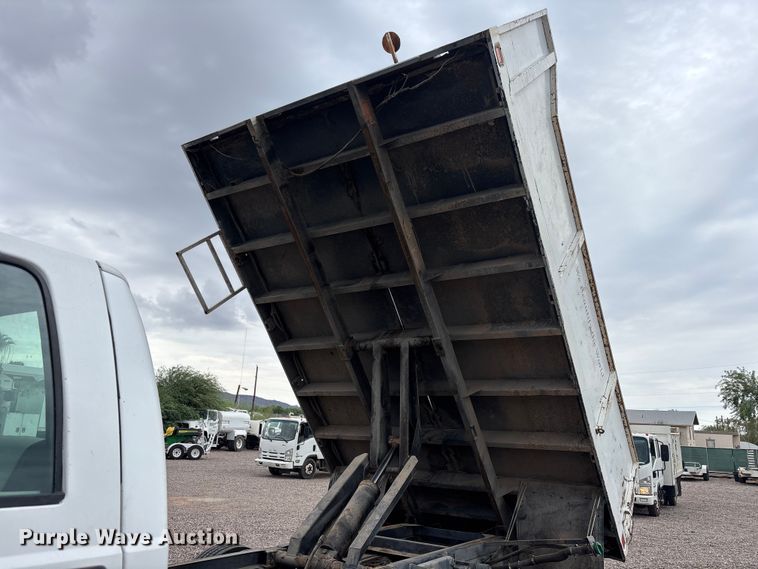 image for item EL2541 2004 Ford F450 Super Duty Crew Cab dump truck